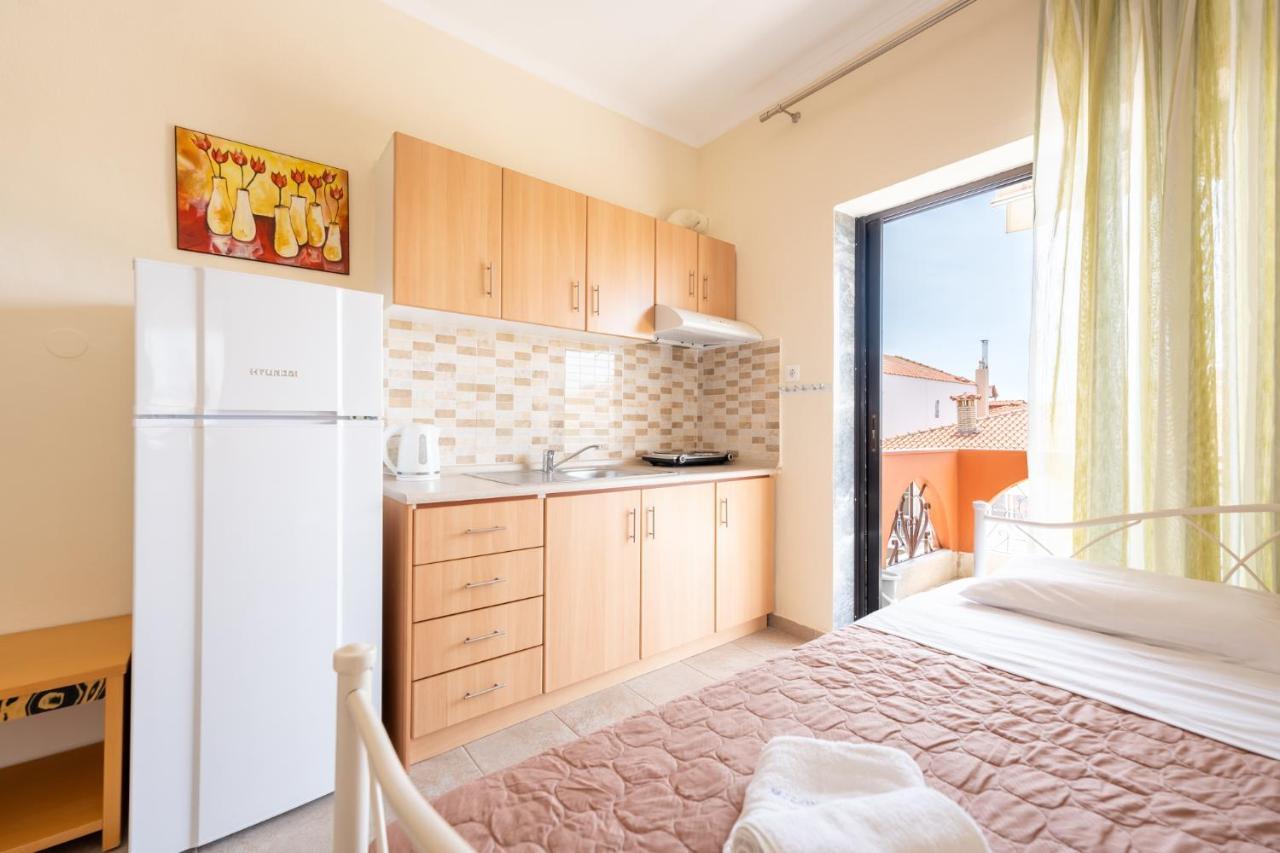 Milonas House Apartments Paralia Dionisiou Exterior foto