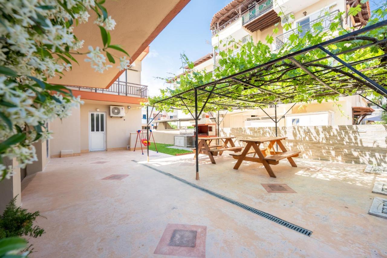 Milonas House Apartments Paralia Dionisiou Exterior foto