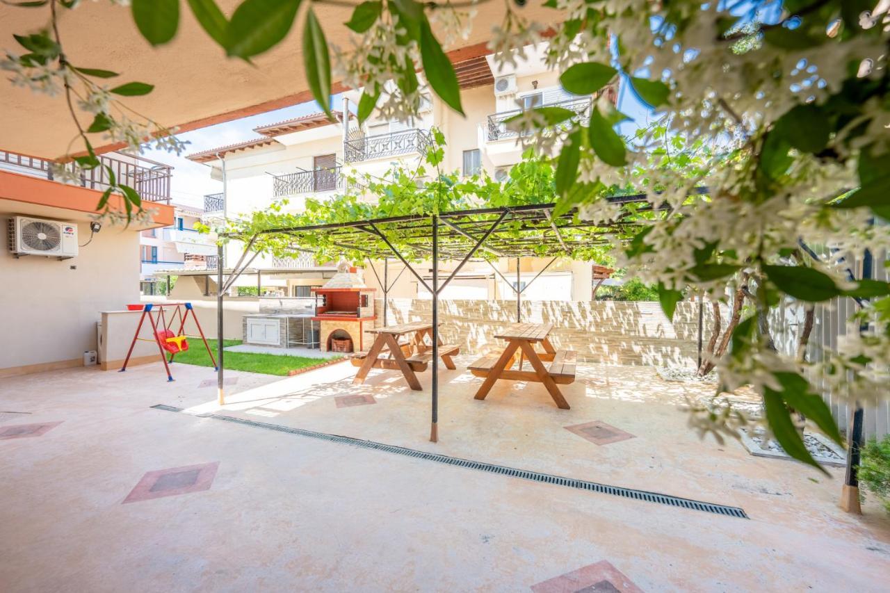 Milonas House Apartments Paralia Dionisiou Exterior foto