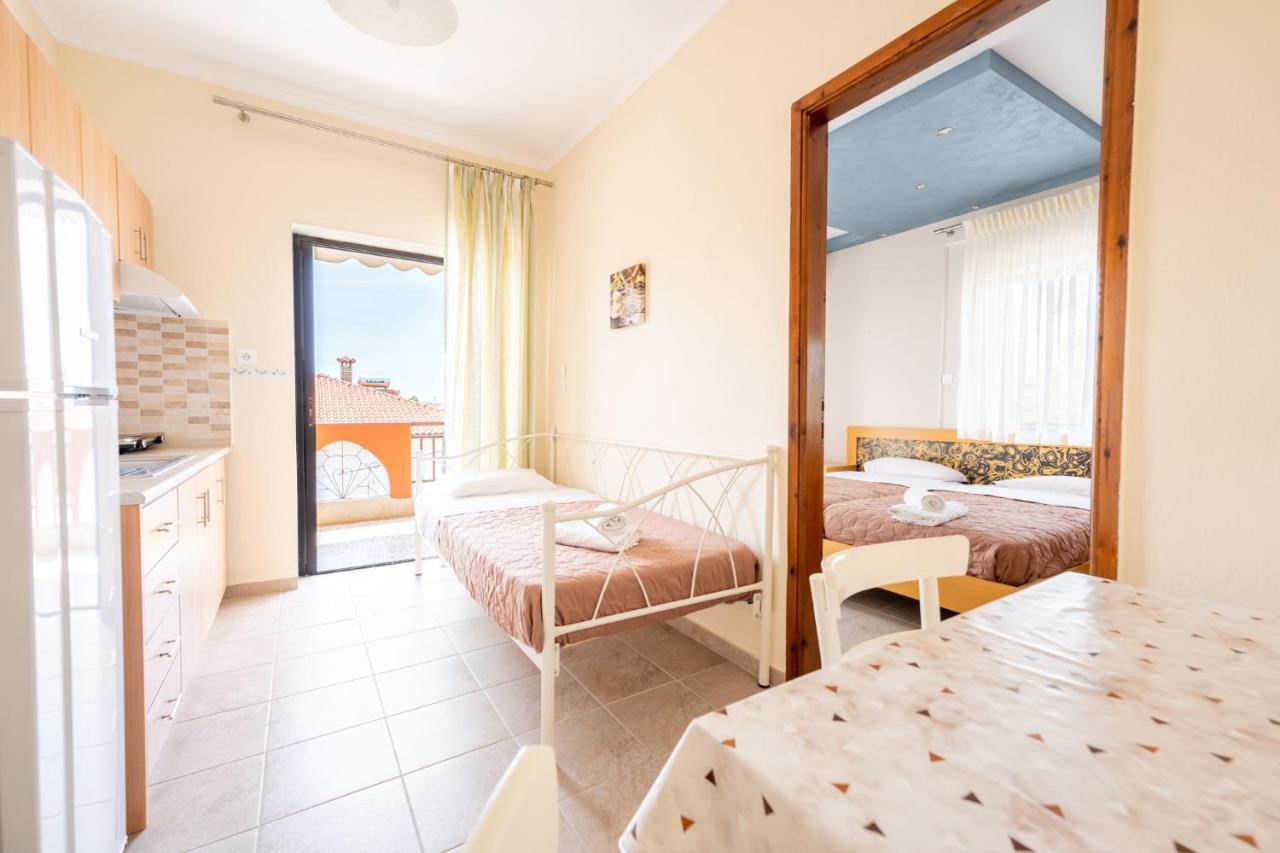 Milonas House Apartments Paralia Dionisiou Exterior foto