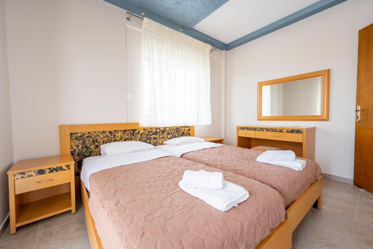 Milonas House Apartments Paralia Dionisiou Exterior foto