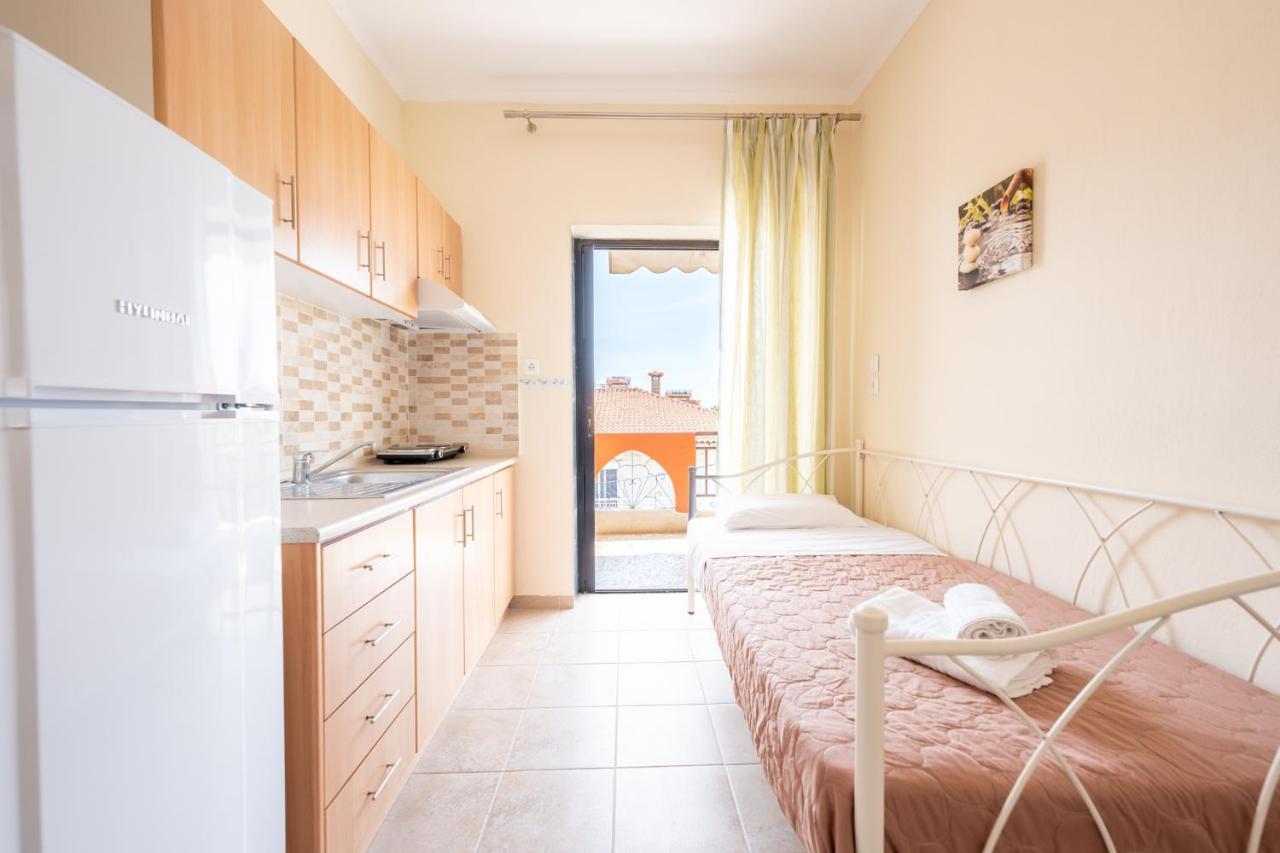 Milonas House Apartments Paralia Dionisiou Exterior foto