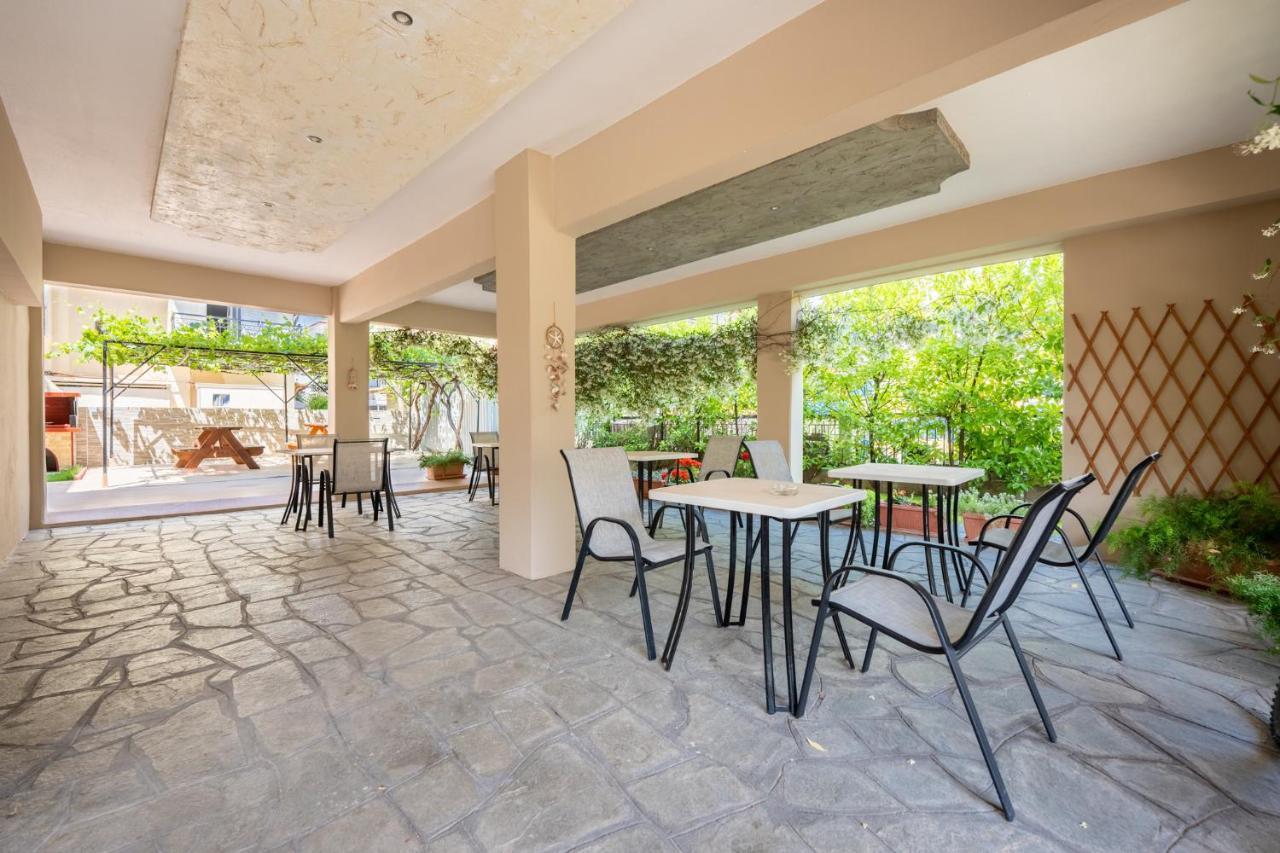 Milonas House Apartments Paralia Dionisiou Exterior foto