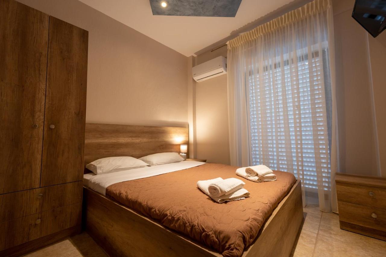 Milonas House Apartments Paralia Dionisiou Exterior foto