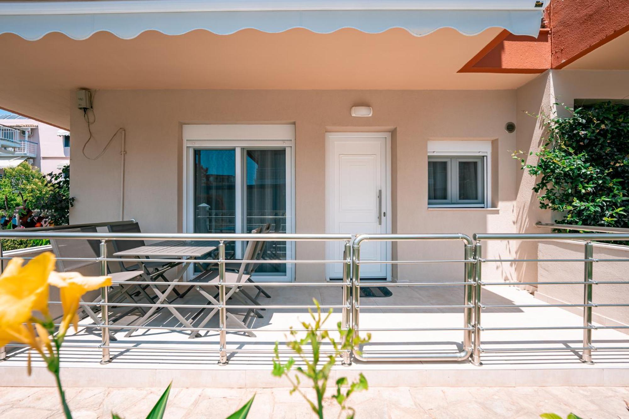Milonas House Apartments Paralia Dionisiou Exterior foto