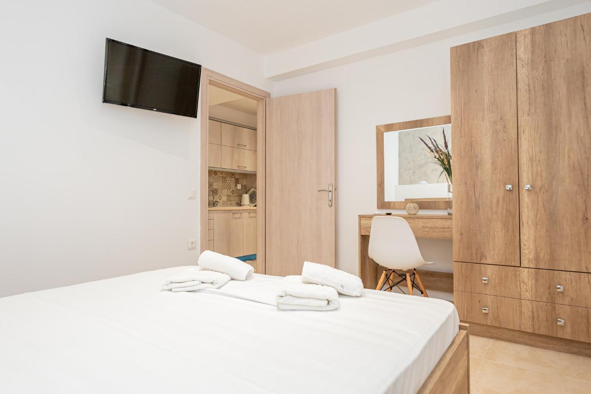 Milonas House Apartments Paralia Dionisiou Exterior foto