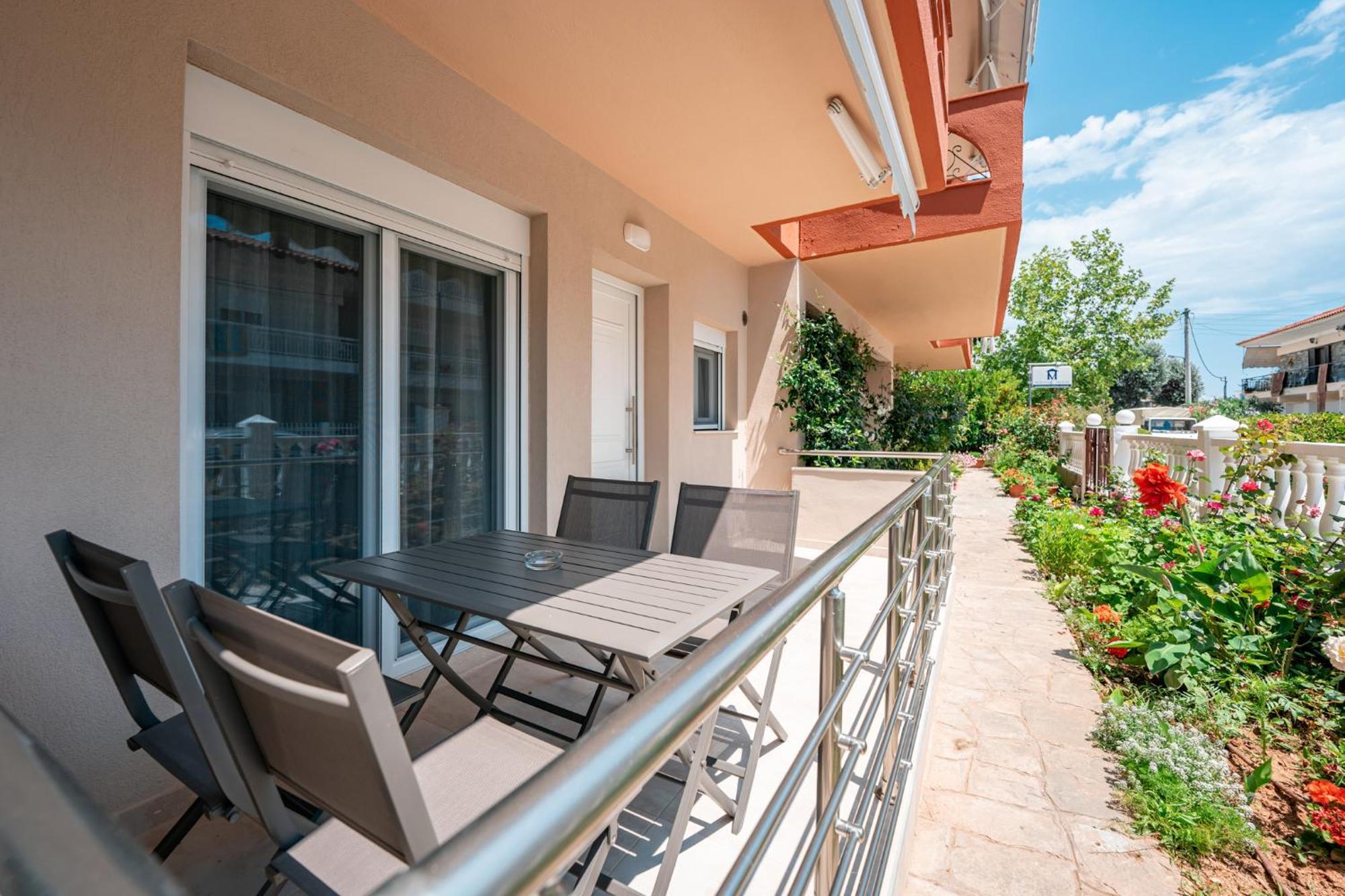 Milonas House Apartments Paralia Dionisiou Exterior foto