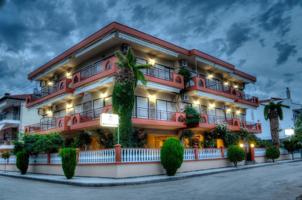 Milonas House Apartments Paralia Dionisiou Exterior foto